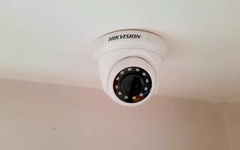 Camera Hikvision DS-2CE56D0T-IRP Trong Nhà